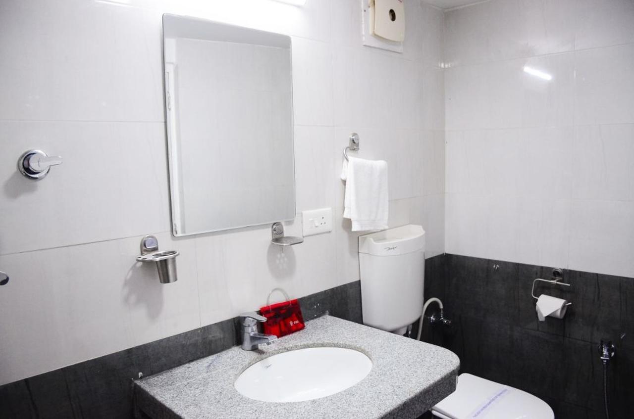 Oyo 6429 Hotel Pearl Poona Buitenkant foto