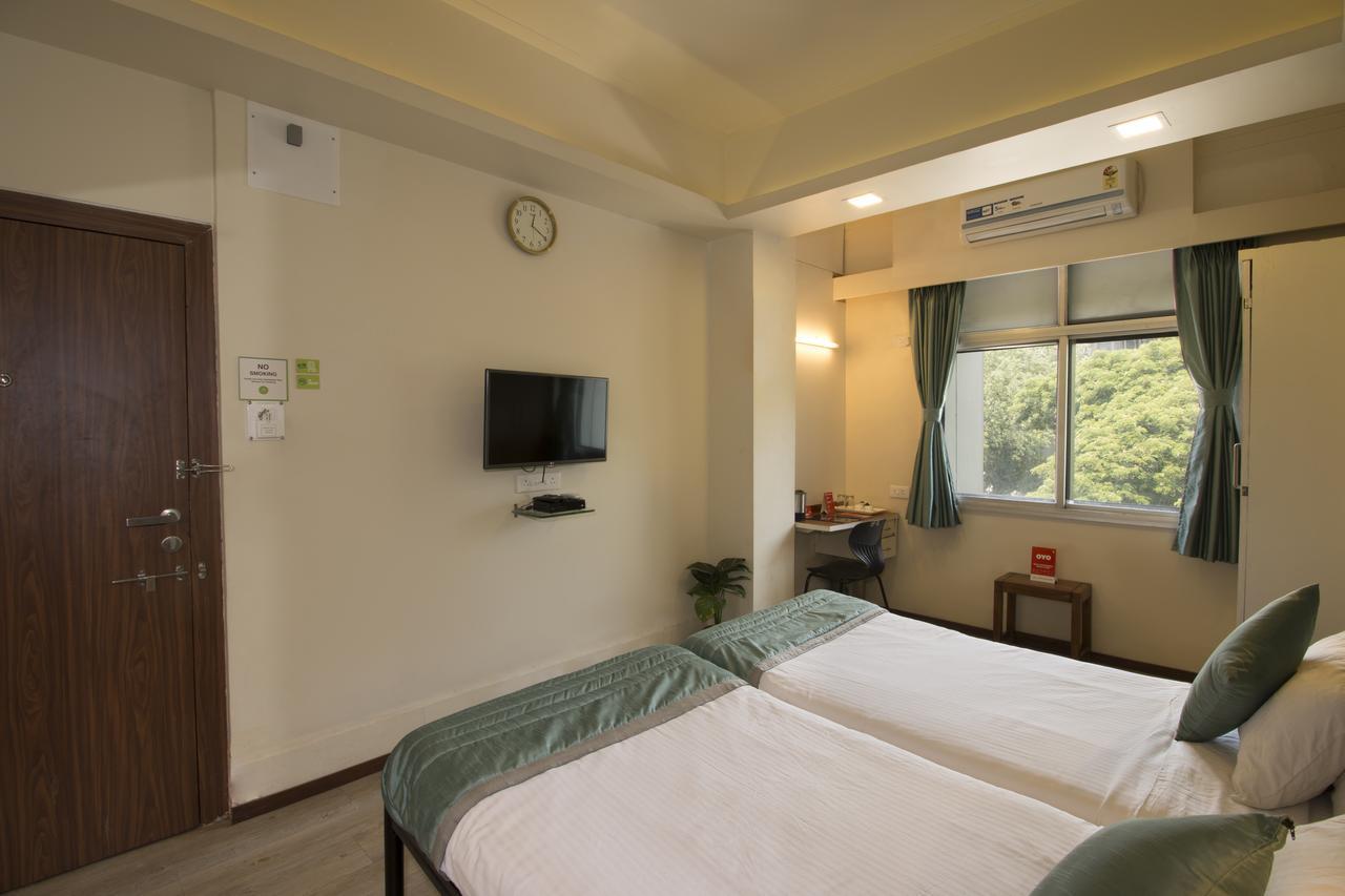 Oyo 6429 Hotel Pearl Poona Buitenkant foto