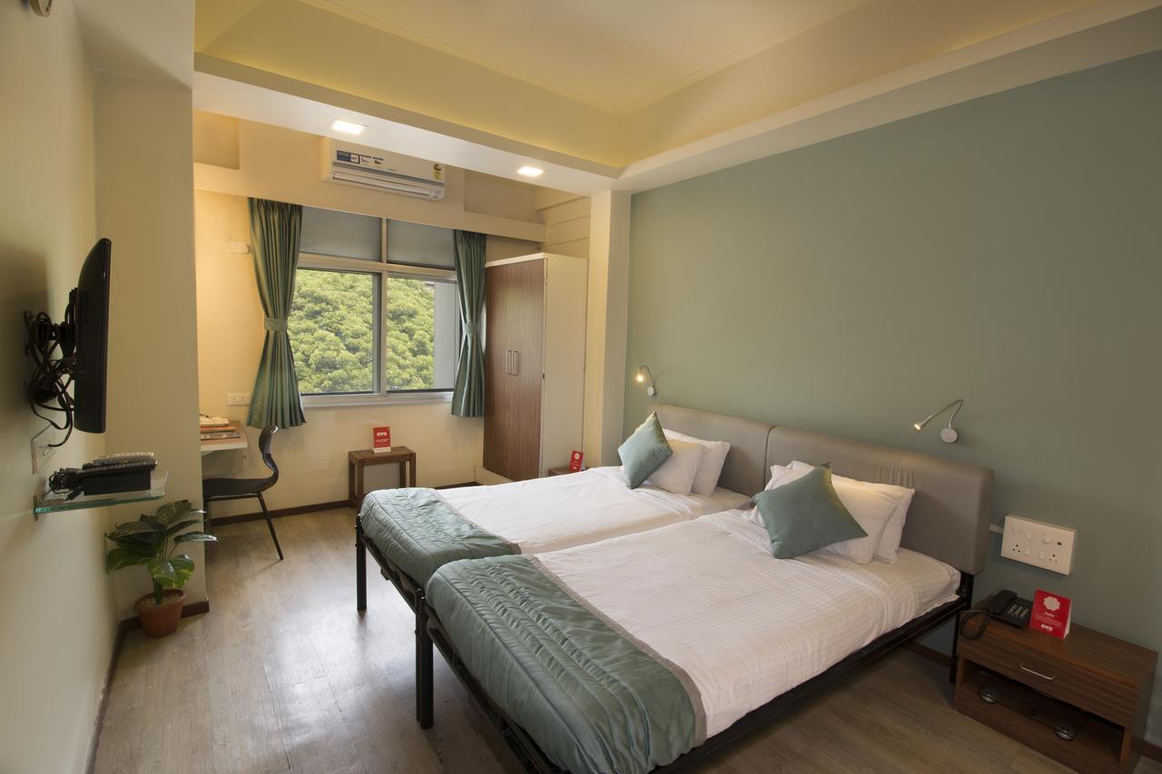 Oyo 6429 Hotel Pearl Poona Buitenkant foto